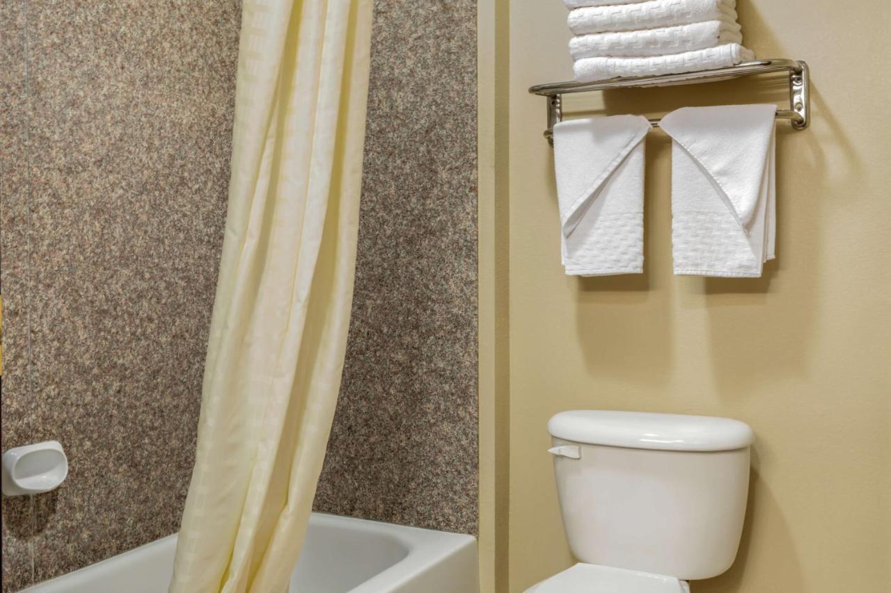 Best Western Plus Red River Inn Clarendon Экстерьер фото