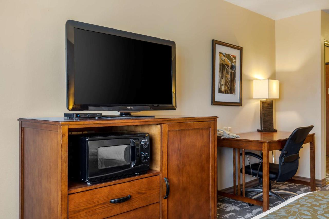 Best Western Plus Red River Inn Clarendon Экстерьер фото