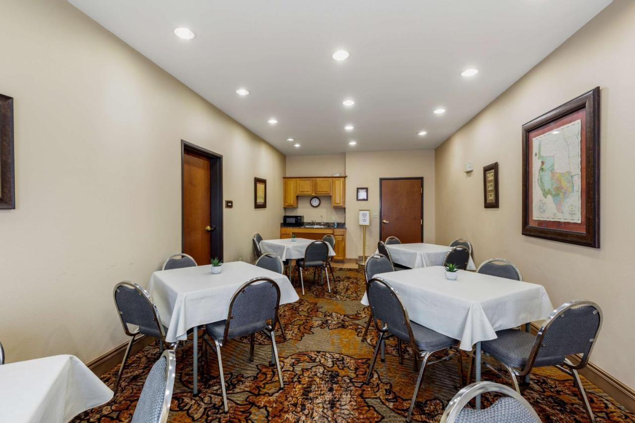 Best Western Plus Red River Inn Clarendon Экстерьер фото