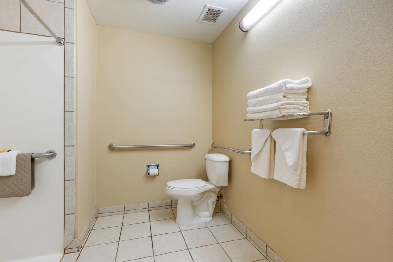 Best Western Plus Red River Inn Clarendon Экстерьер фото