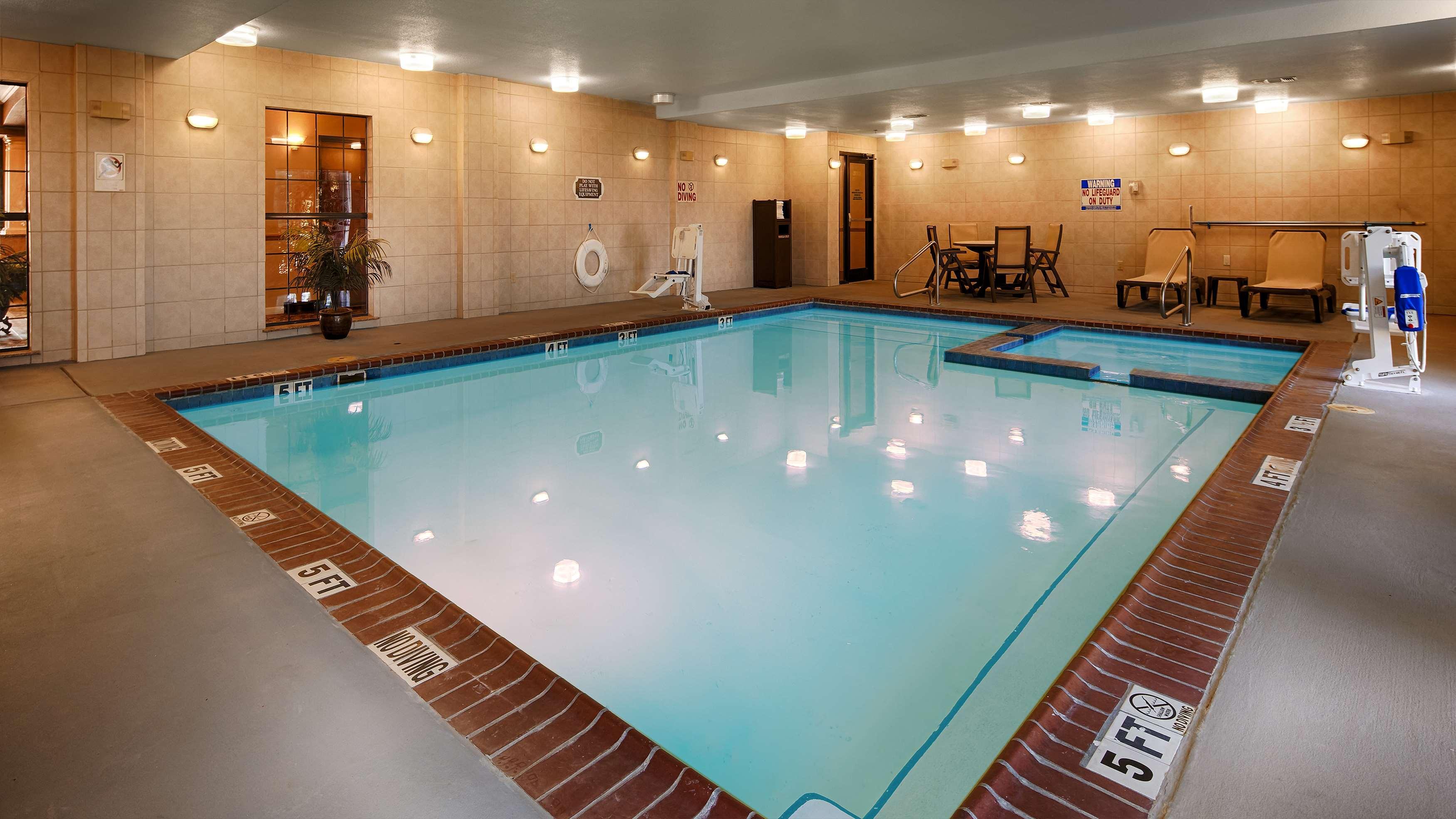 Best Western Plus Red River Inn Clarendon Экстерьер фото